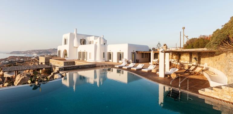 Magical holidays in Mykonos with Magnificent  