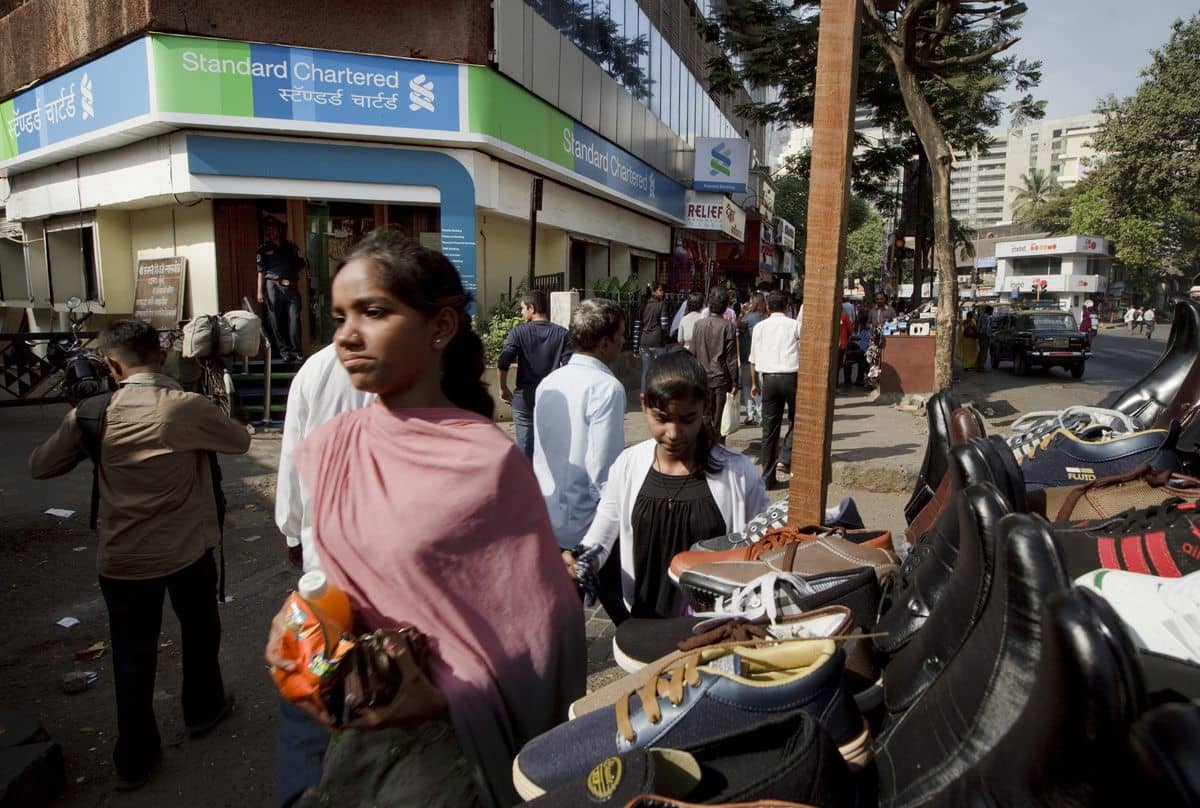 Standard Chartered Cuts Jobs in Indian Retail Bank ...