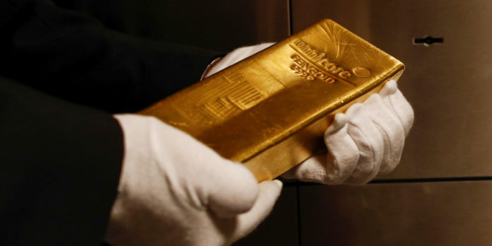Goldman Sees Gold Hitting $1,800 as ‘Haven of Last Resort’