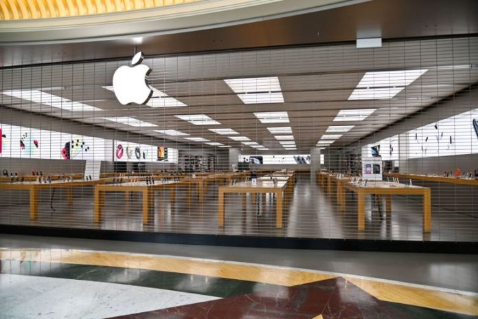 Apple Closes All Stores Outside Greater China for 2 Weeks