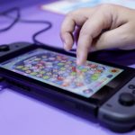Nintendo Falls on Dour Forecast Despite Strong Switch Sales