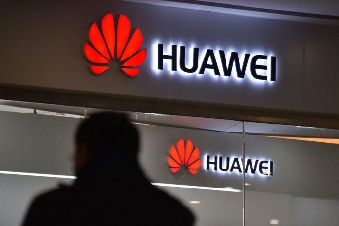 Johnson Urged to Ban U.K. Networks From Using Huawei by End-2021