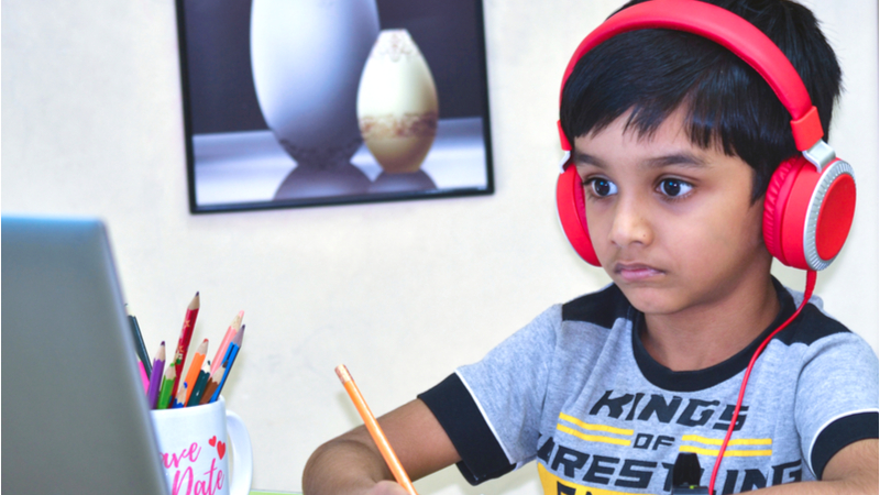 Students In Oman Successfully Begin Online Classes Here Are The Stats Oer Live Oer Live Oer
